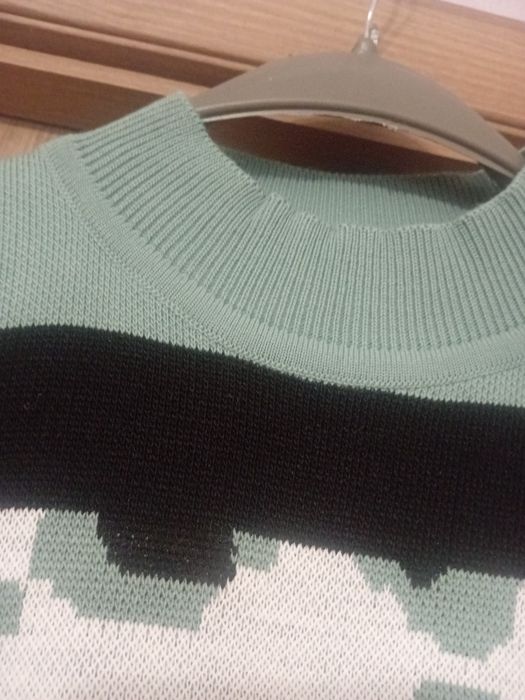 Светр з натуральної шерсті, кофта жіноча S-М розмір,гольф зимовий,кроп
