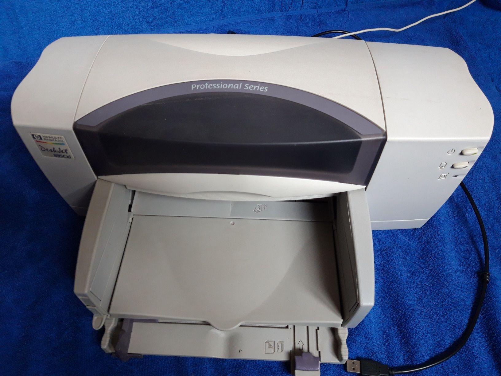 Цветной принтер HP DeskJet 895Cxi