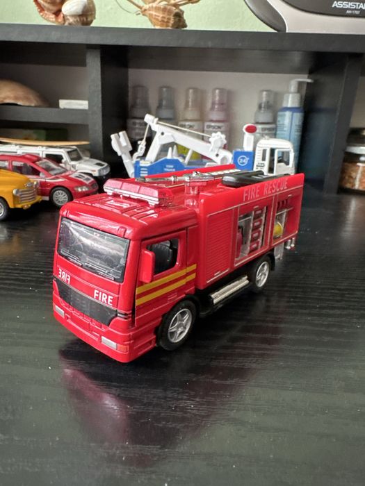 Іграшки Kinsmart