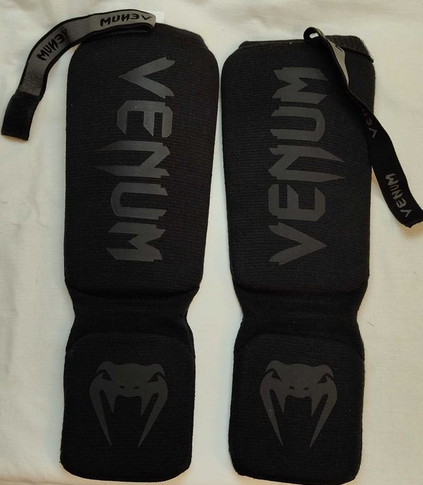 Ochraniacze piszczeli i stopy venum M kolor czarny