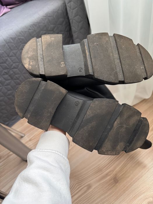 Чоботи, ботфорти, натуральна шкіра, тракторна подошва.