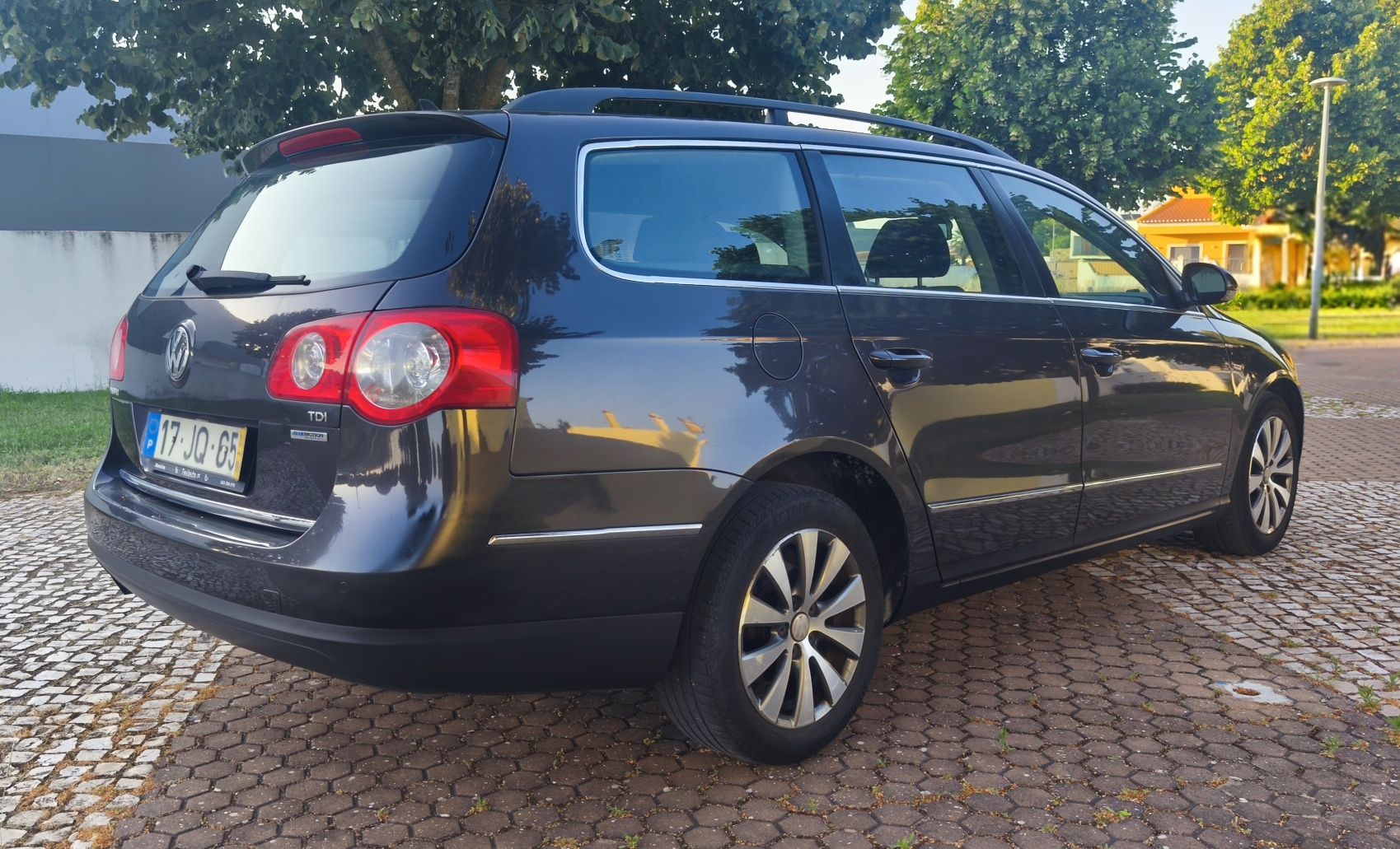 VW Passat de 2010 com (170 mil kms)