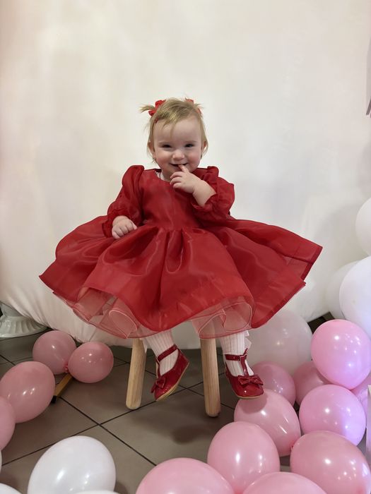 Сукня дівчинці на річок