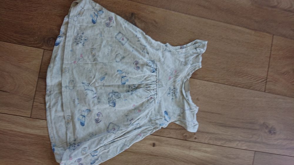 Sukienki dla dziewczynki 86