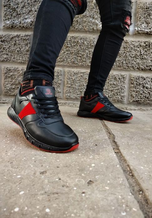 Стильні чоловічі кросівки. В наявності  25,7/26,2/26,7/27,2/ 28см