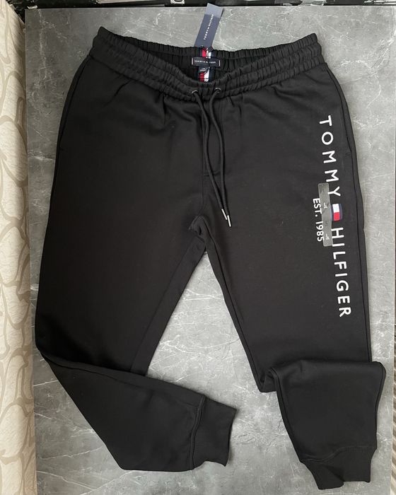 Спортивний костюм Tommy Hilfiger . Оригінал.  Розмір: L