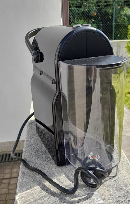 Máquina de tirar café, usada, com uma pequena avaria. SERVE PARA PEÇAS