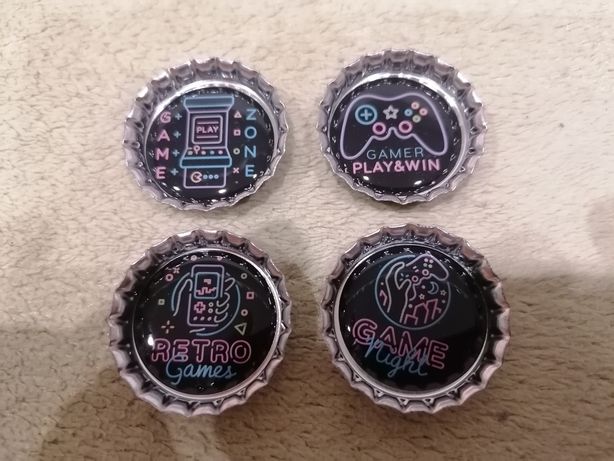 Magnesy na lodówkę w kształcie kapsli neonowe imprezowe gamingowe x4