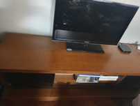 Móvel TV em cerejeira com 2 armários com vidro preto