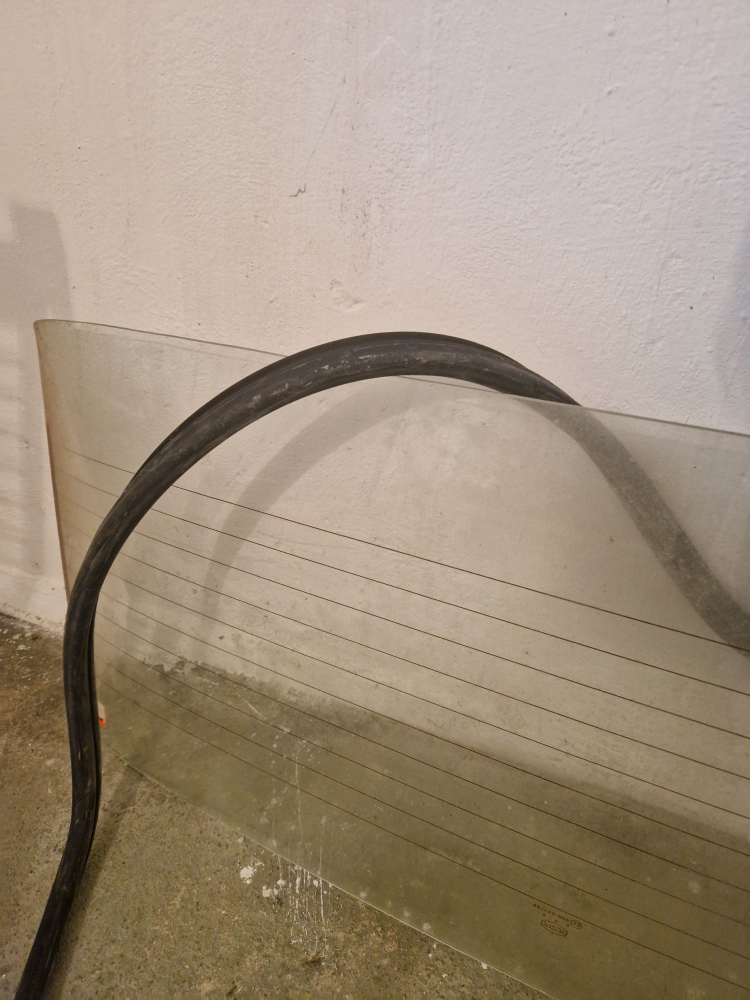 Szyba tylna duży fiat 125 podgrzewana