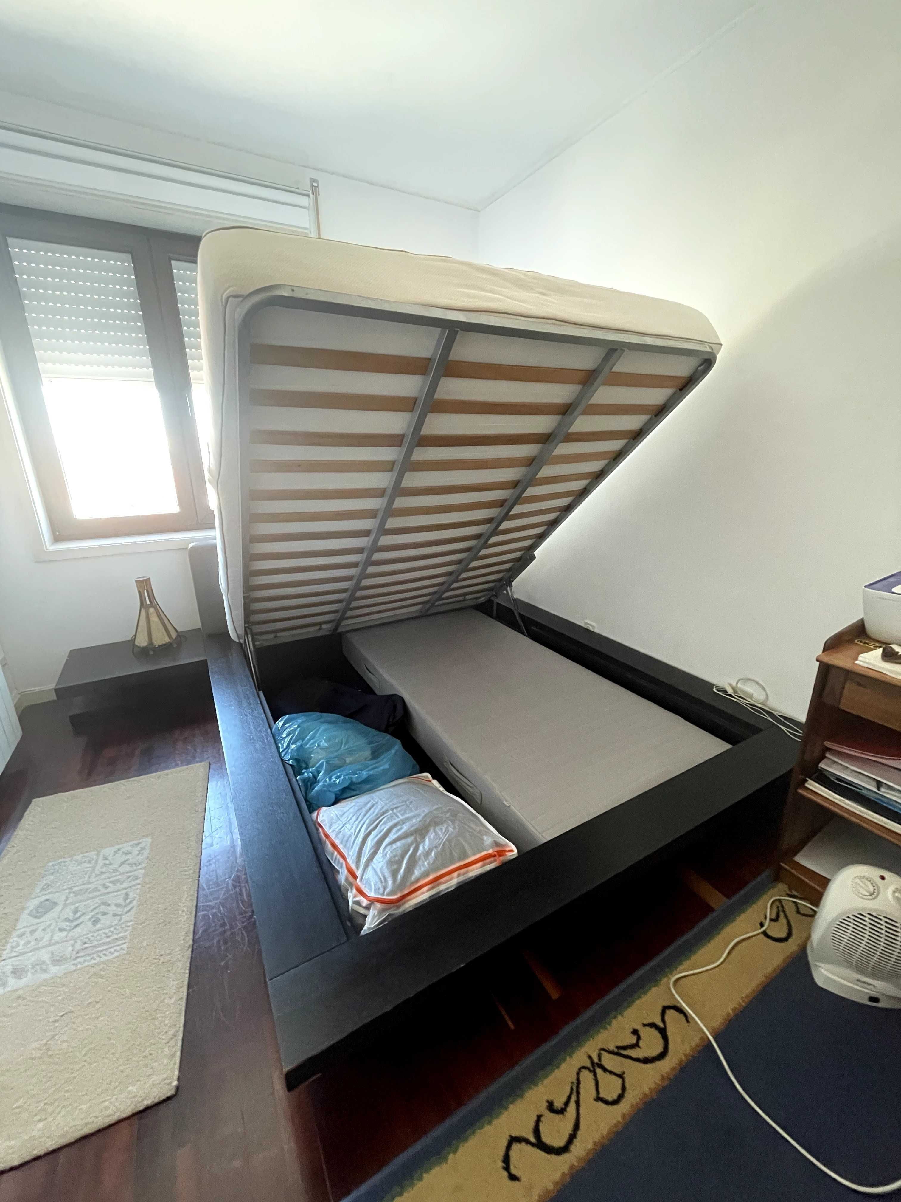 Cama de Casal + Colchão + Mesa de Cabeceira