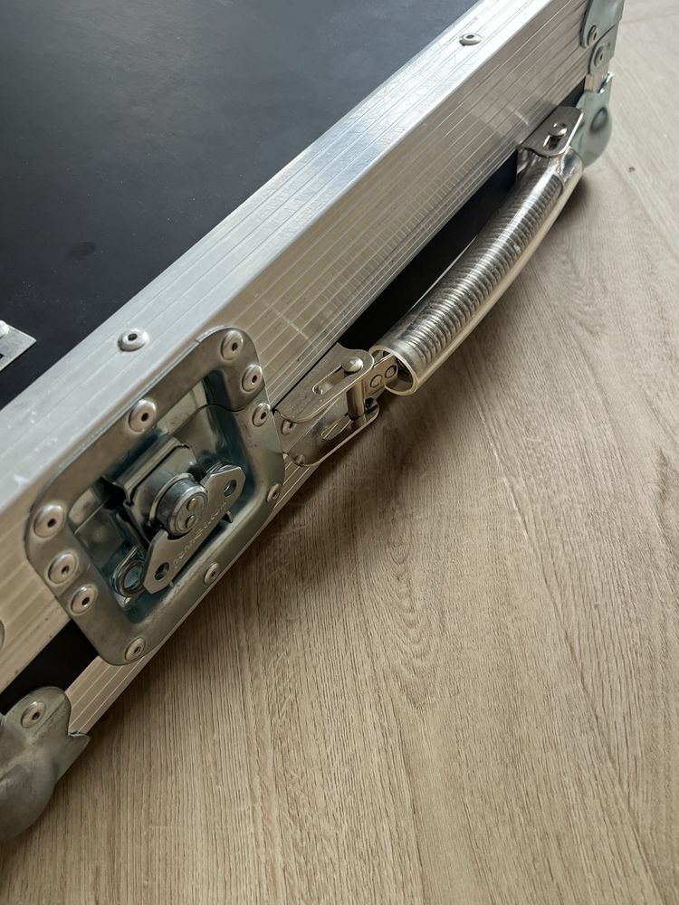 Kontroler DJ Pioneer DDJ-800 + twardy case