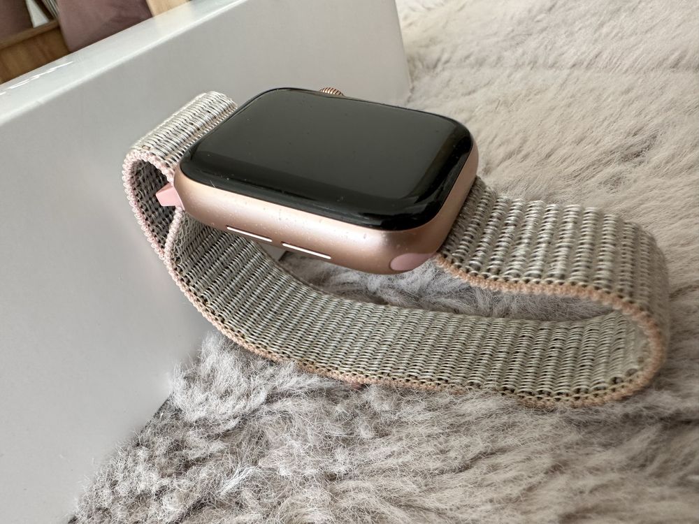 Zegarek apple watch series 4 40mm gold GPS