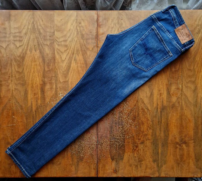 Джинсы (Diesel) Made in Italy ! размер W34-L32