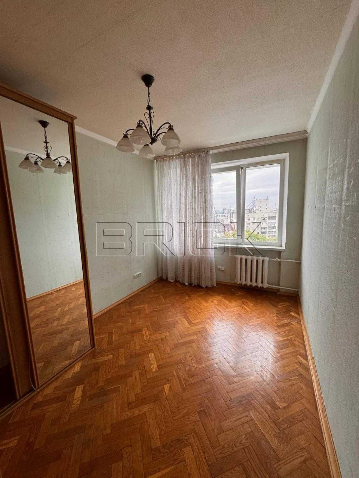 Продаж 2-к квартири / вул. Суворова 11 / 135 000 USD / 62м2