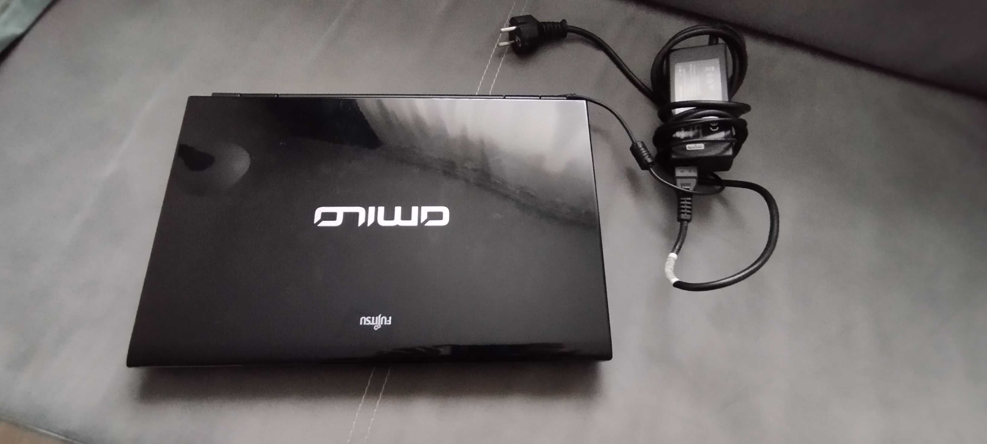 Laptop Fujitsu Amilo Li3710 z Windows 7