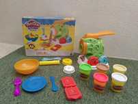 Plasticina Play-Doh Fábrica de Massa Kitchen Creations - B9013