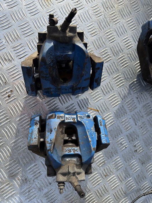 Zaciski hamulcowe komplet przod, tyl BMW F10, F11, F01, 4.4V8