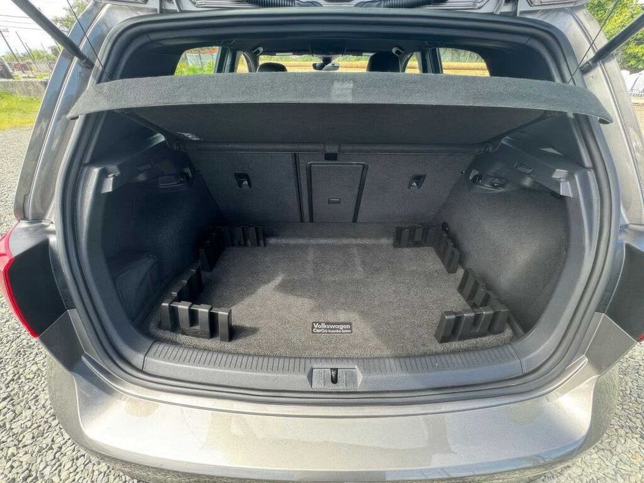 Volkswagen Golf R 4-Door AWD      2017