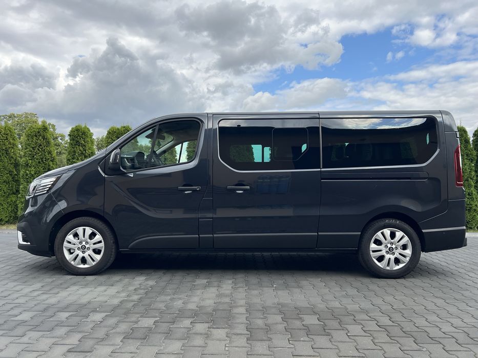 Wypozyczalnia wynajem busa 9 osobowego Renault Trafic manual