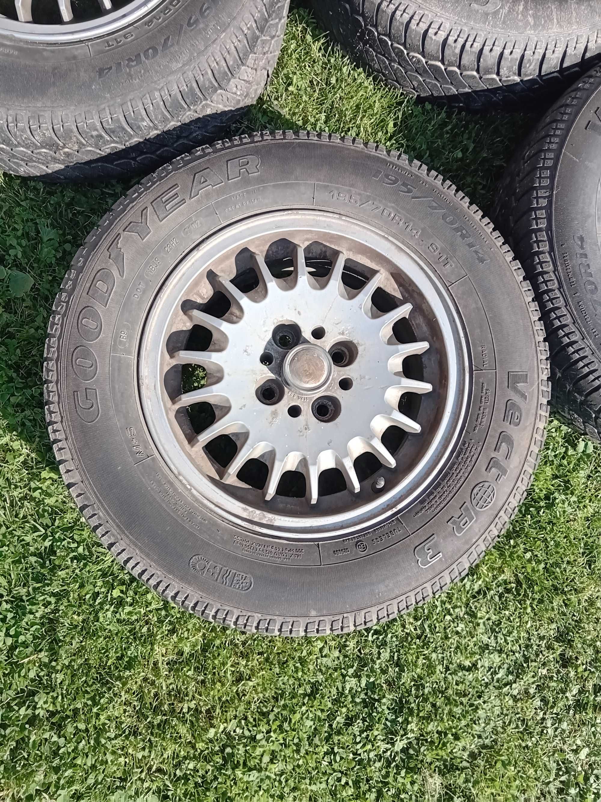 Sprzedam felgi 14stki tzw słoneczka do BMW E30
