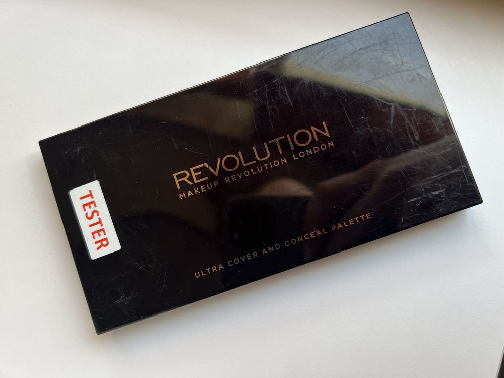 Палетка Makeup Revolution Cover & Conceal Light