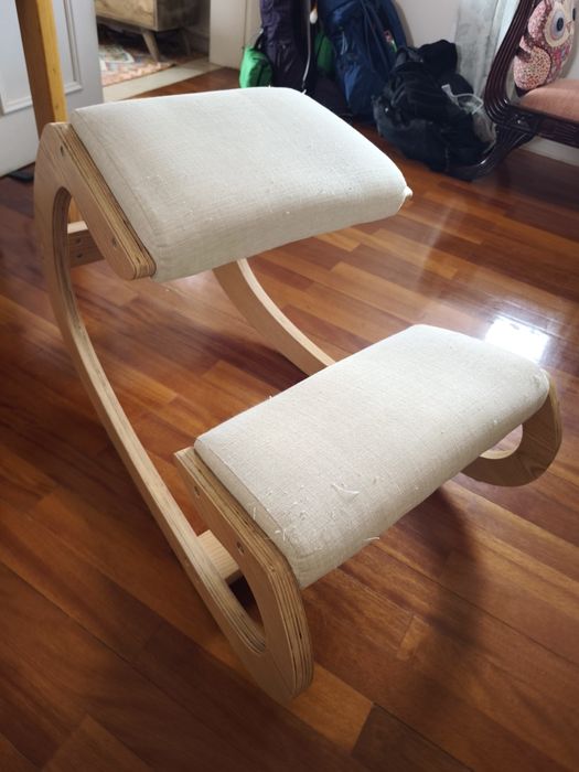 Cadeira ergonómica de joelho