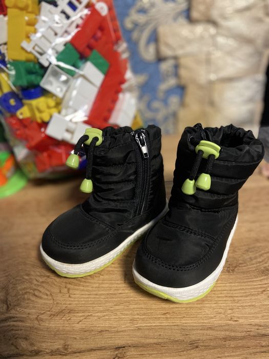 Продам зимові черевики