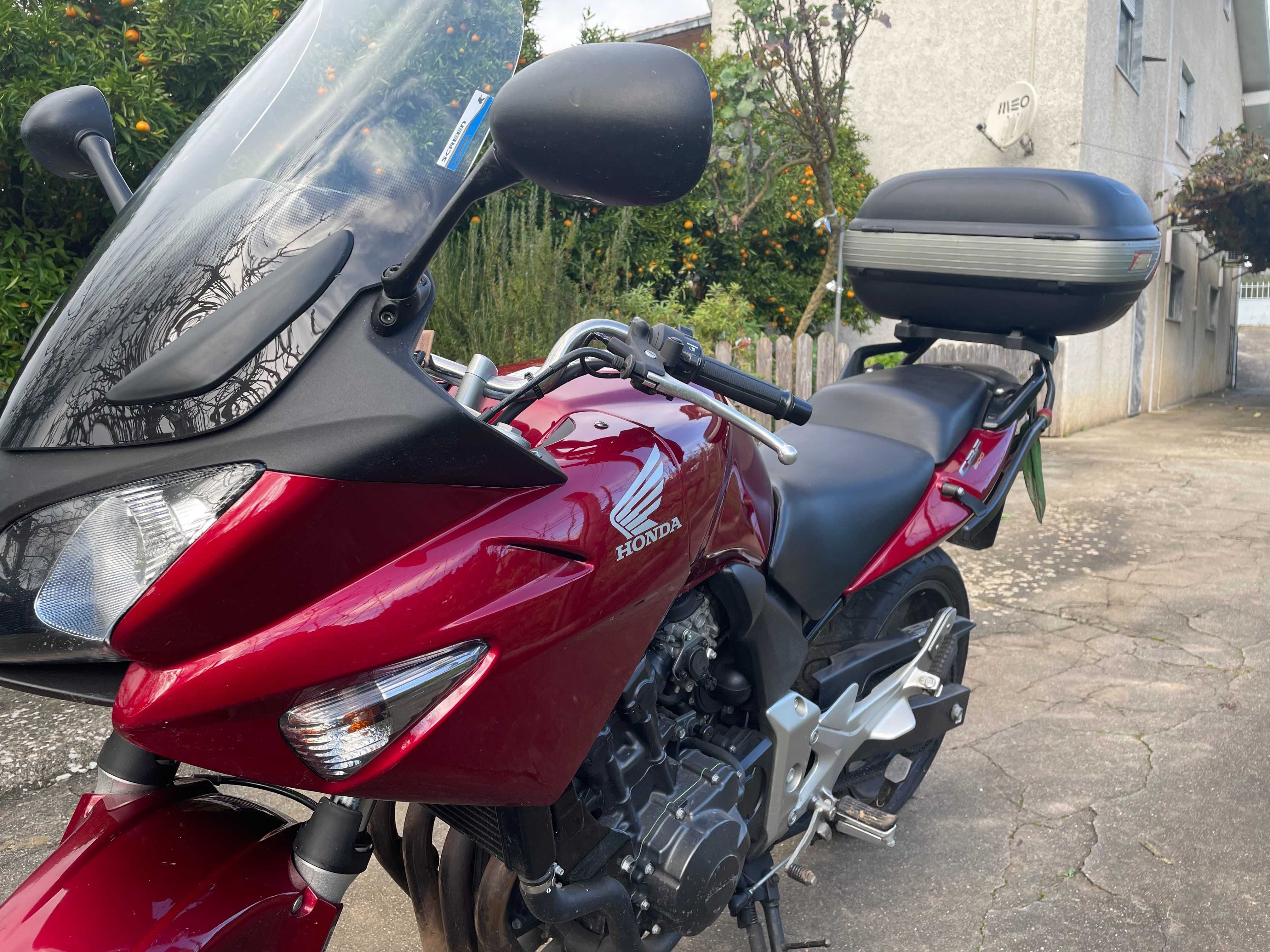 Vendo Honda 600 CBF SA.