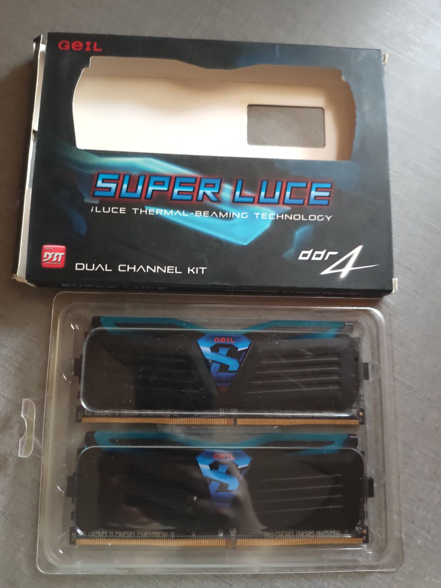 Нова оперативна пам'ять Gell ddr 4 з підсвіткою