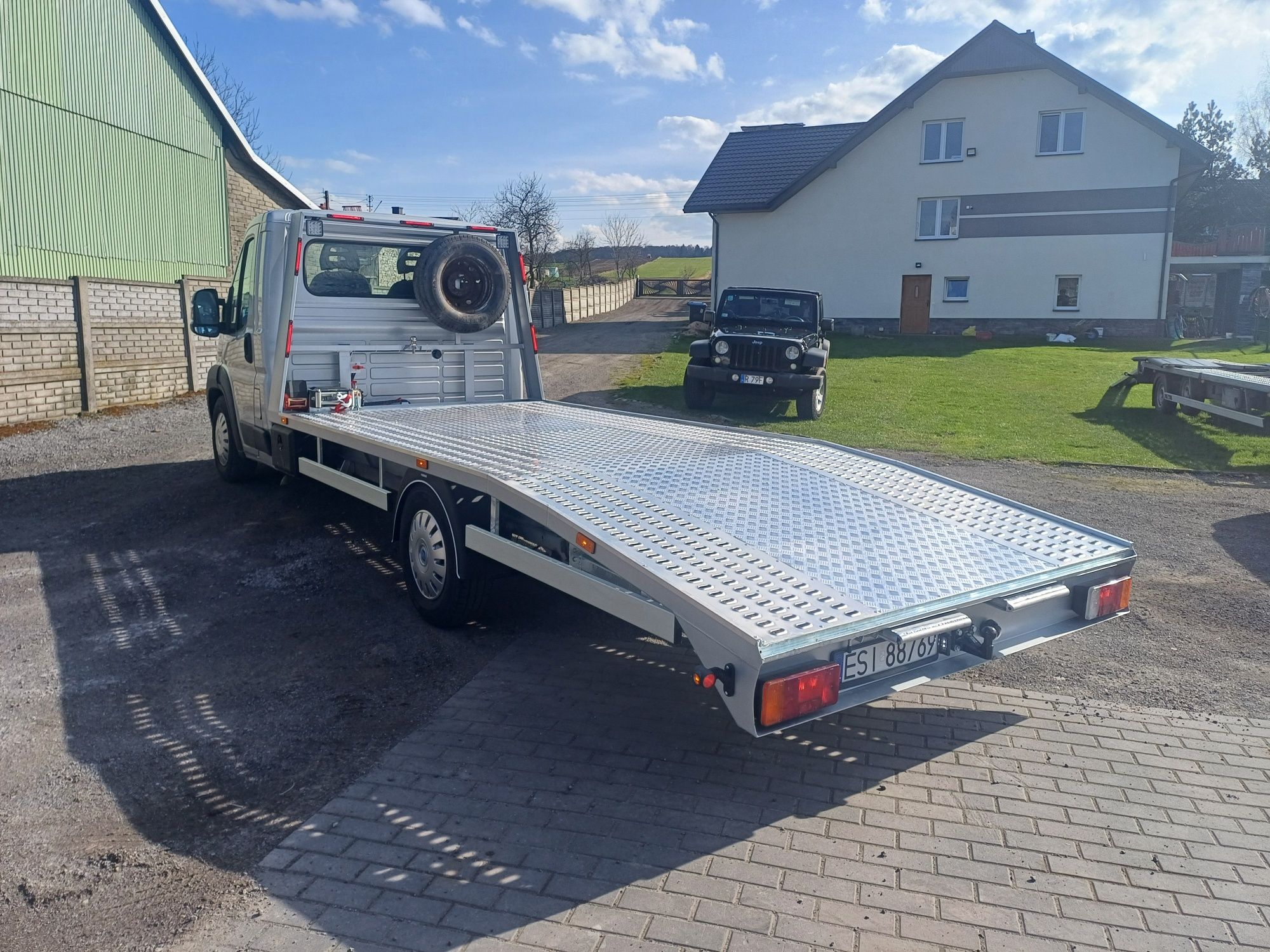 Najazd zabudowa autolaweta producent