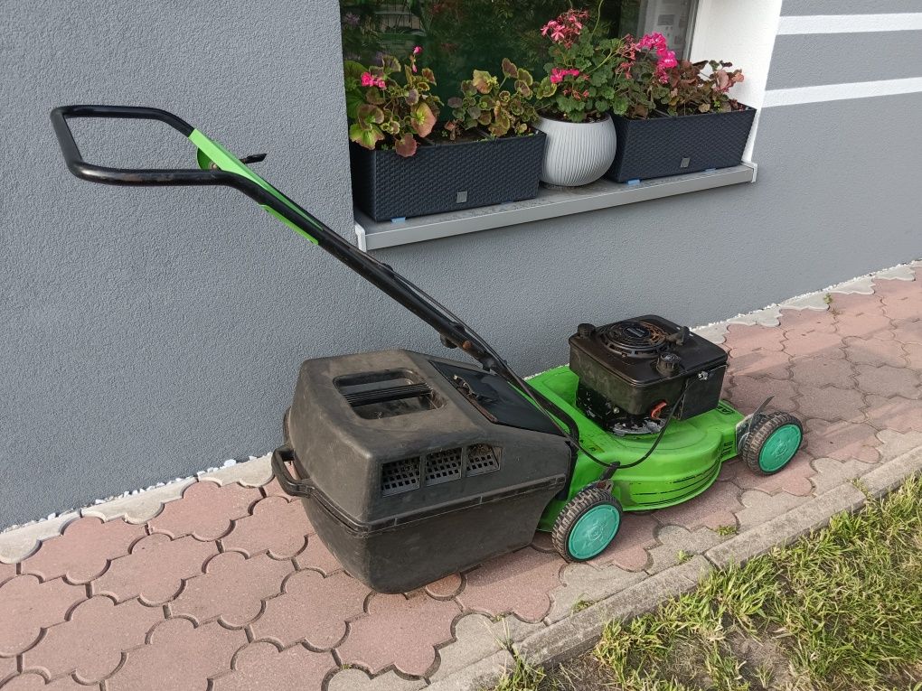 Kosiarka spalinowa Aero Star 48cm 3.5 KM Briggs bez napędu kosz