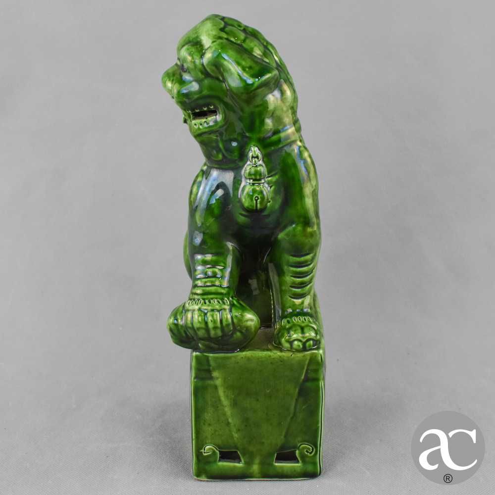 Cão de Foo em porcelana da china decorado a verde por baixo do esmalte
