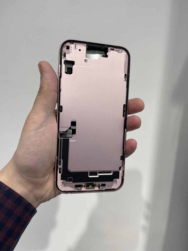 Оригінальний корпус для iPhone 15 Plus Pink