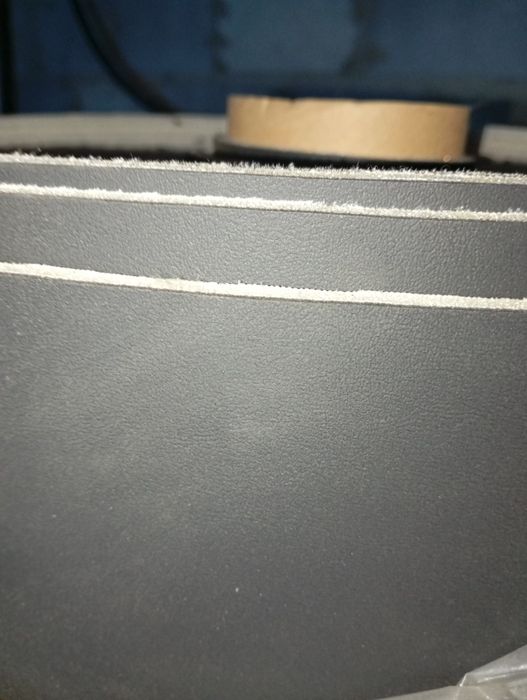 Автомобільний шкірзам на поролоні . Чорного кольору.