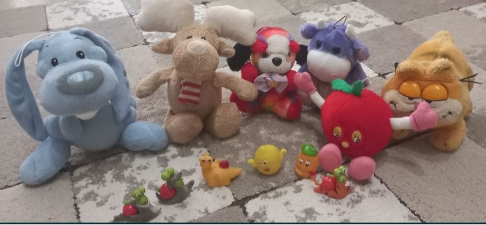 Іграшки дитячі.    .