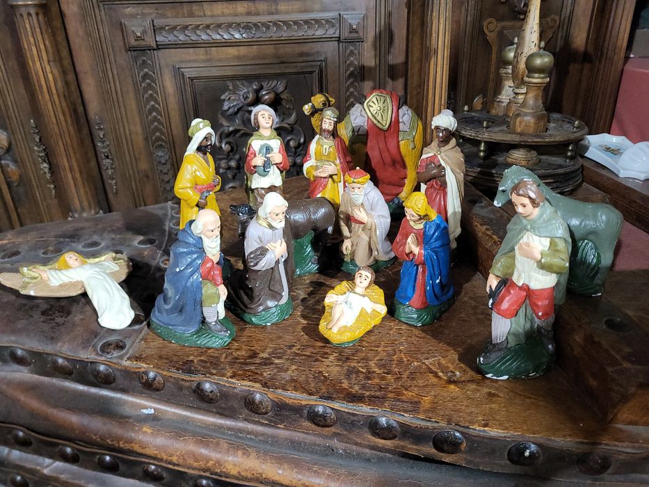 Stare figurki do Szopki Bożonarodzeniowej Stajenka