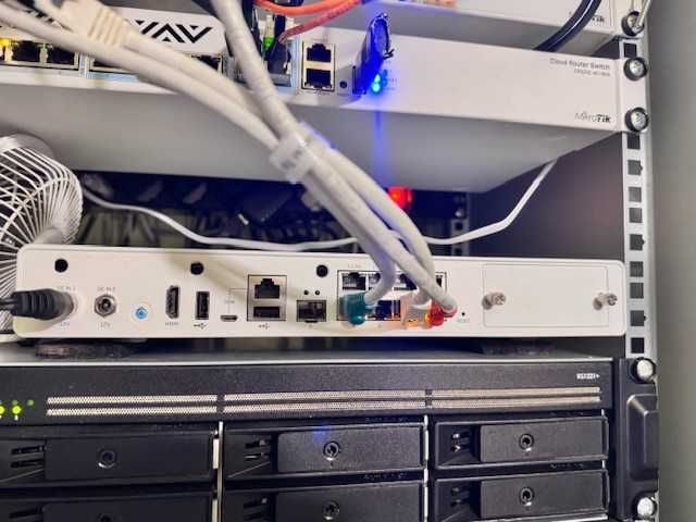 Sophos XG135 NextGeneration Firewall/Router NGFW