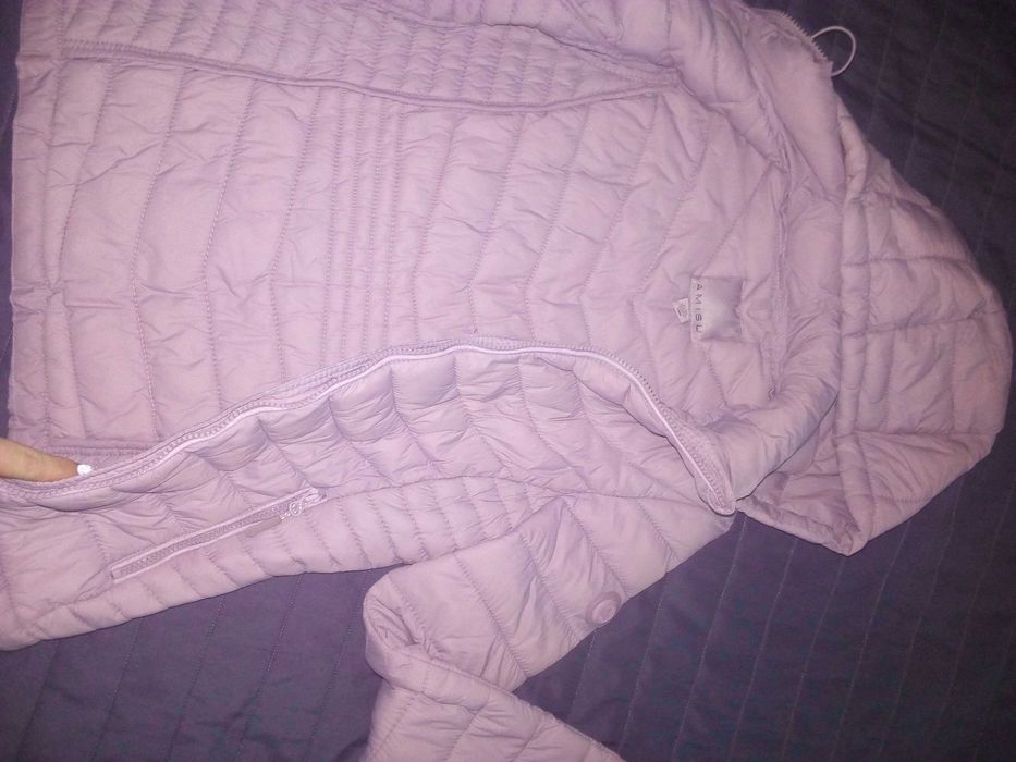 Куртка жіноча лілового кольору