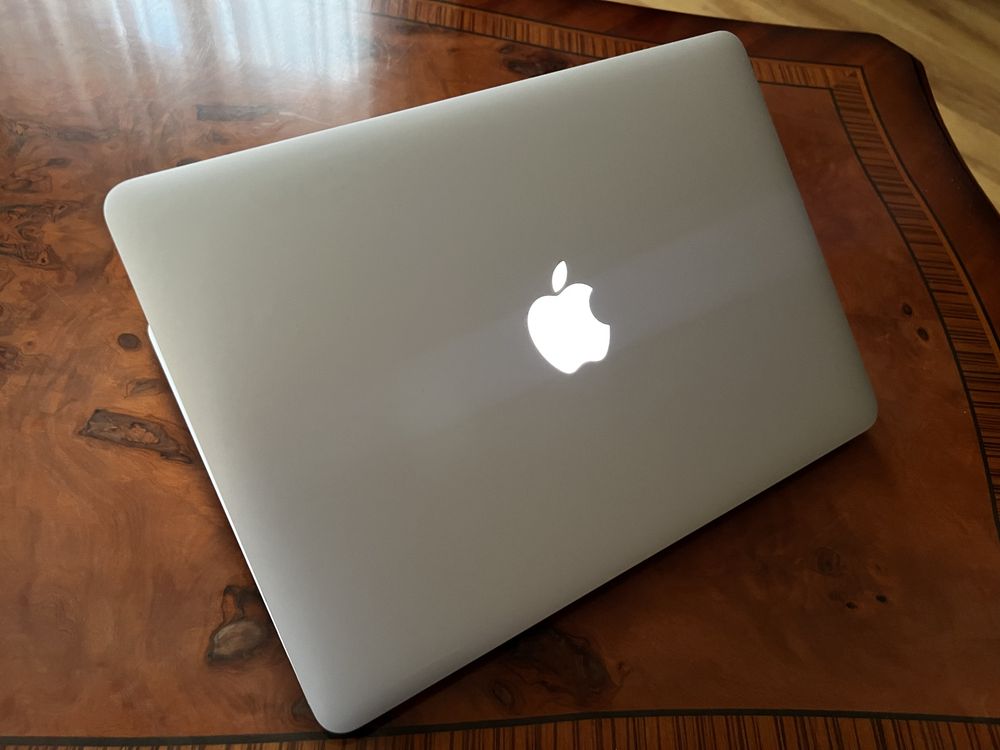 MacBook Pro intel i5, 256GB