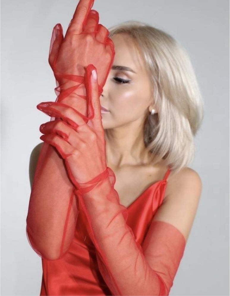 Рукавички червоні фатинові довгі під сукню/фотосесію.