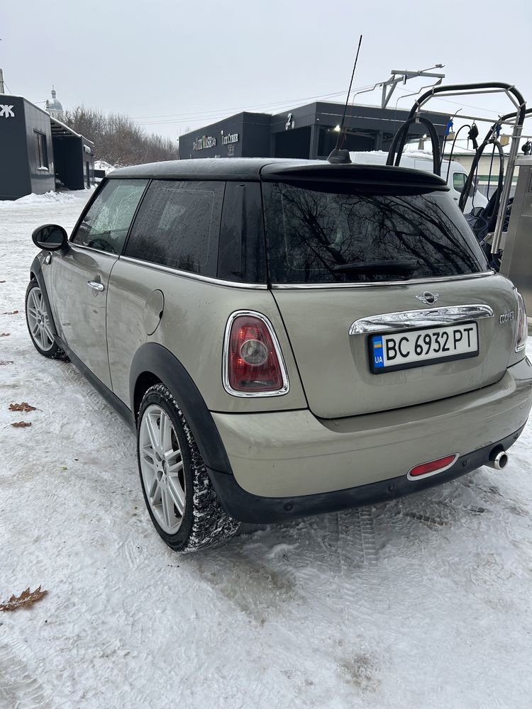 Mini cooper в кузові r56 2007року