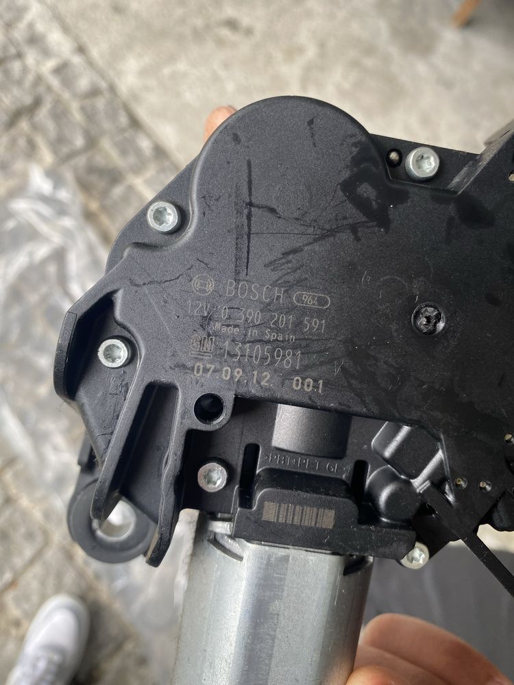 Motor e limpa vidros trazeiro