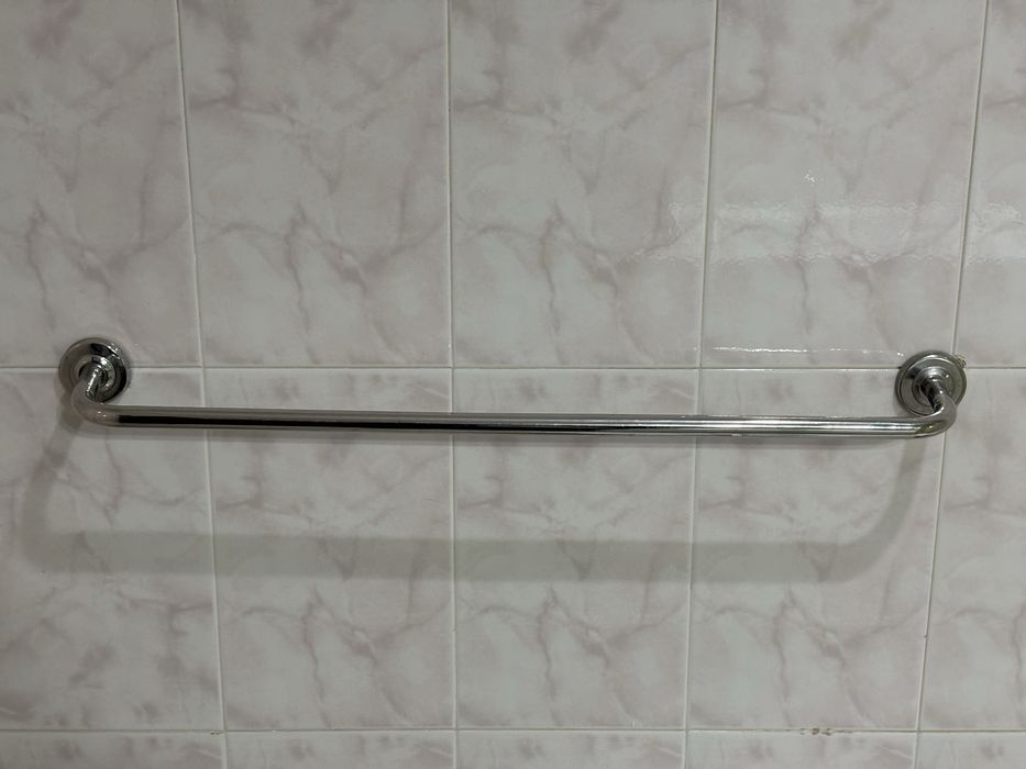 Toalheiro de Parede Cinzento