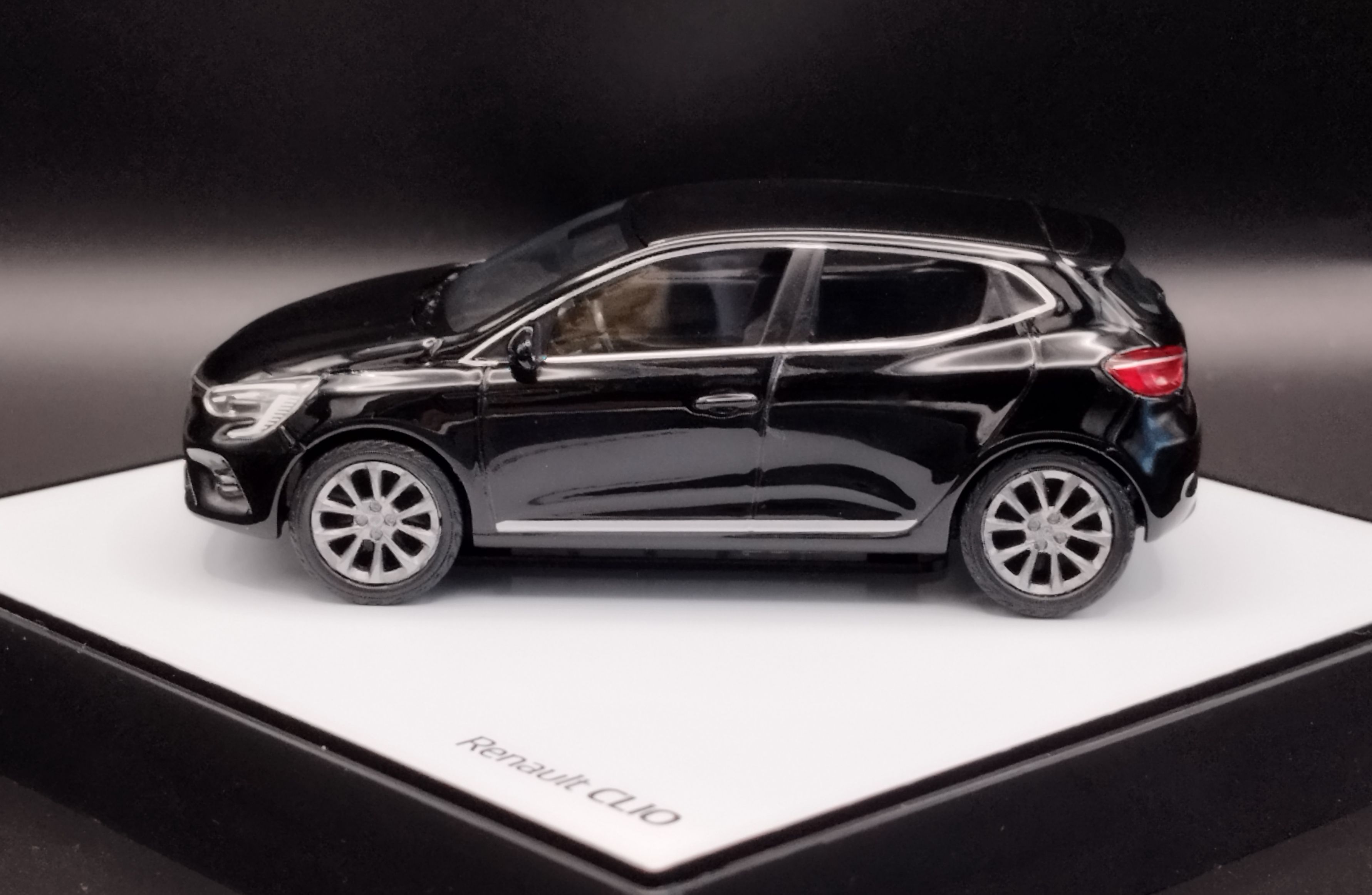 1:43 N1OREV Renault Clio model nowy