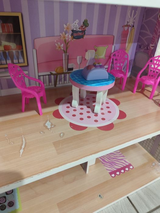 Продам ляльковий будинок