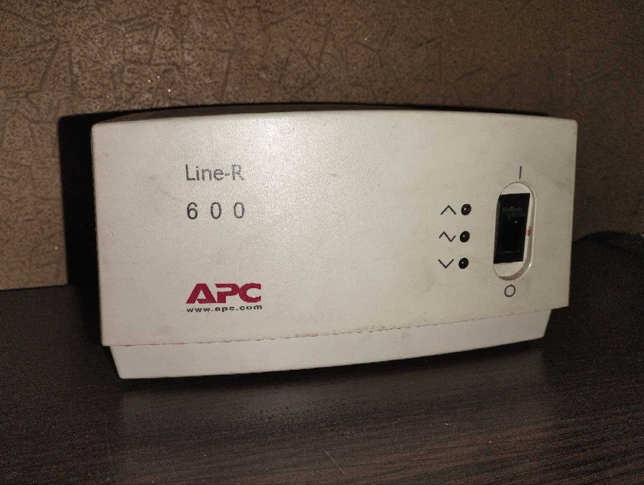 регулятор напряжения APC Line-R 600