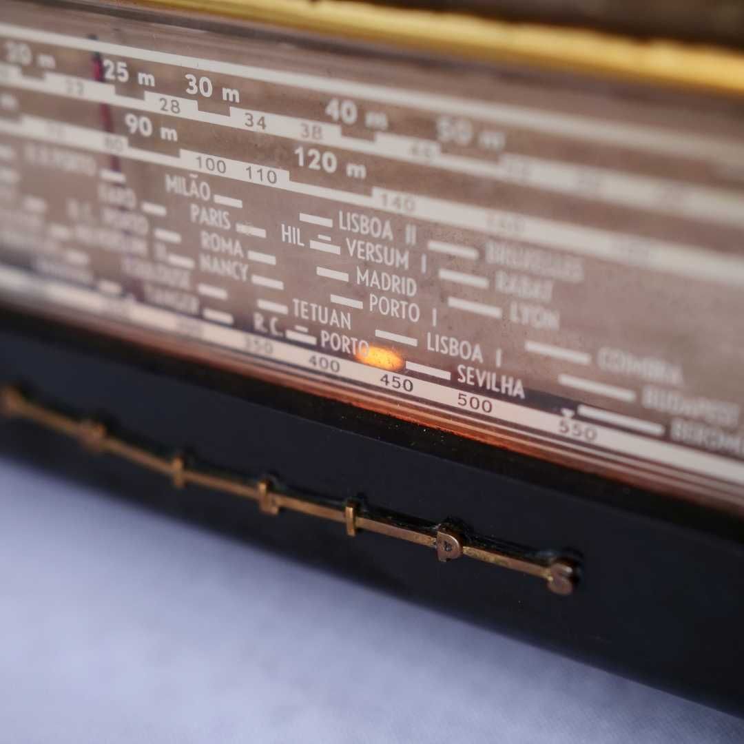 Rádio Philips B3 LN66 U35 (antigo, anos 50)