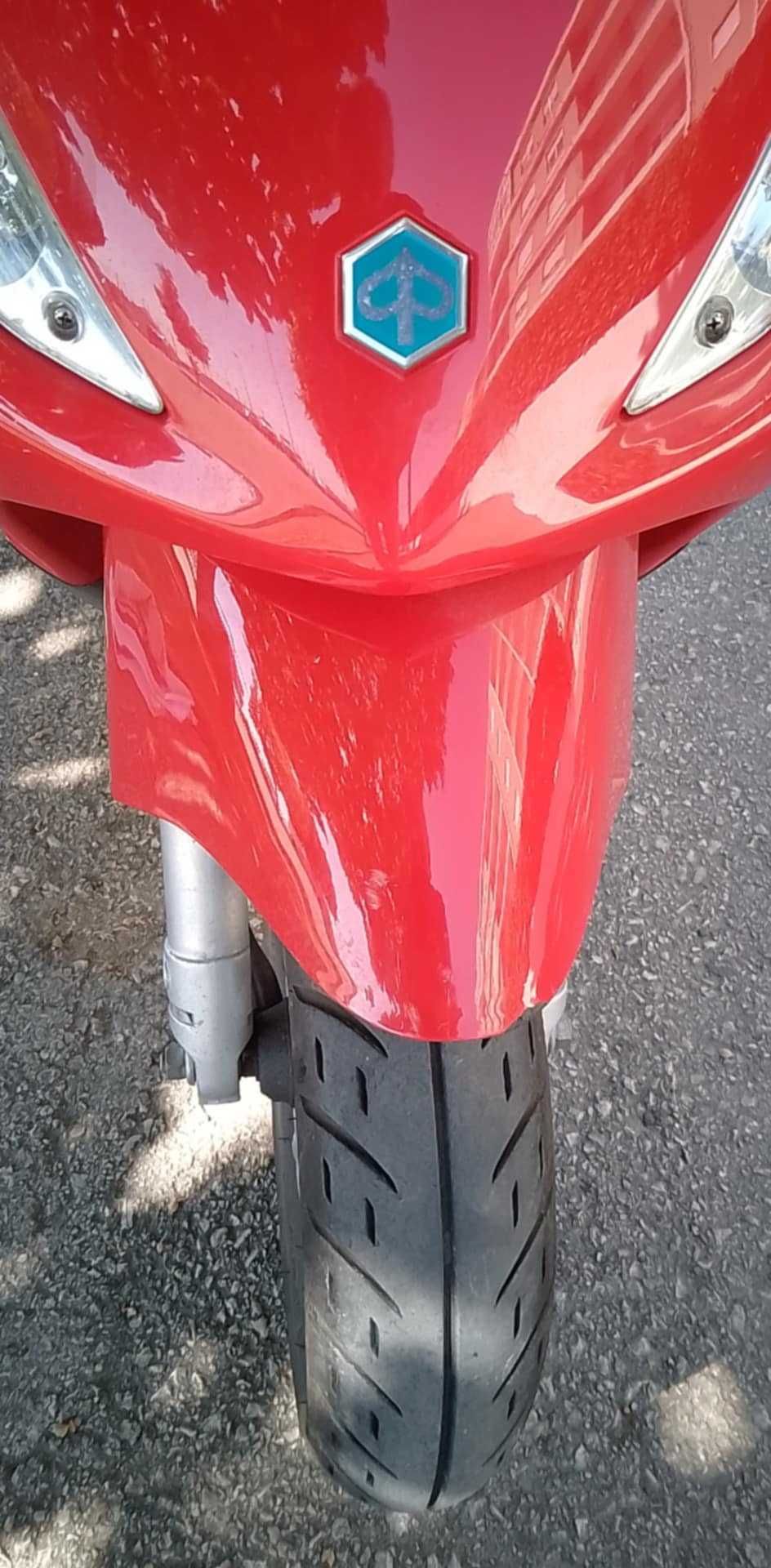 Scooter Piaggio Zip 100 cm3 sómente 20.000 kms.