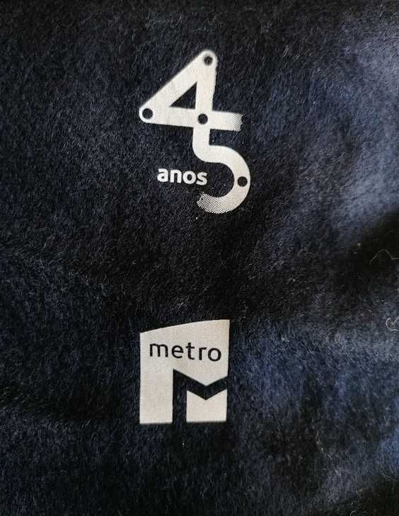 Vendo cachecol azul escuro 45 anos Metropolitano de Lisboa